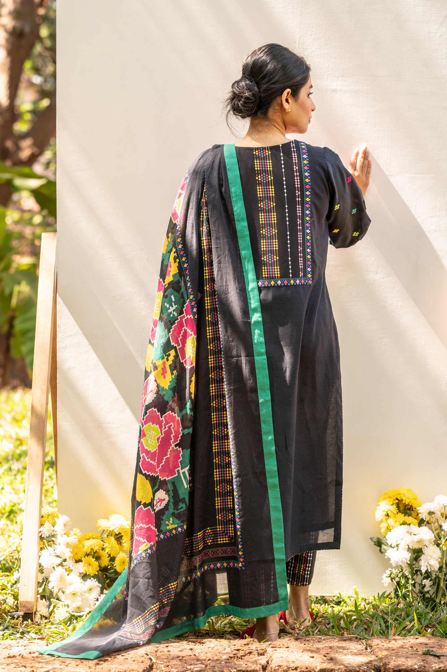 BLOOMING IN DARK (3 PCS SET)