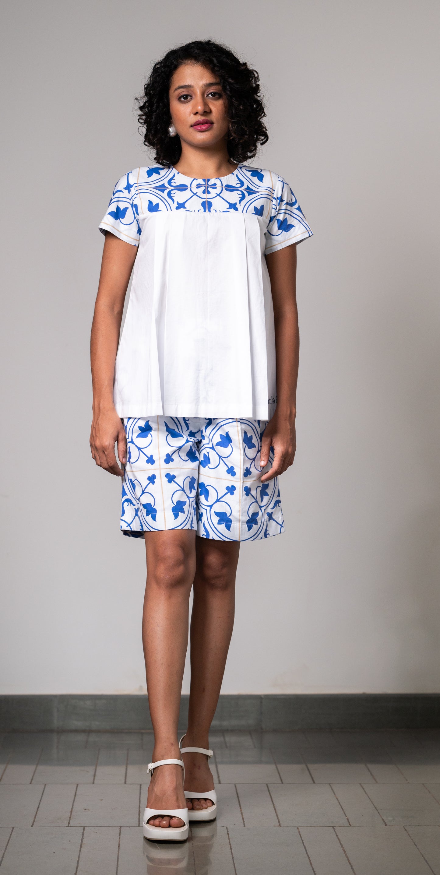 AZULEJOS MINI ADORN SLEEVES TOP
