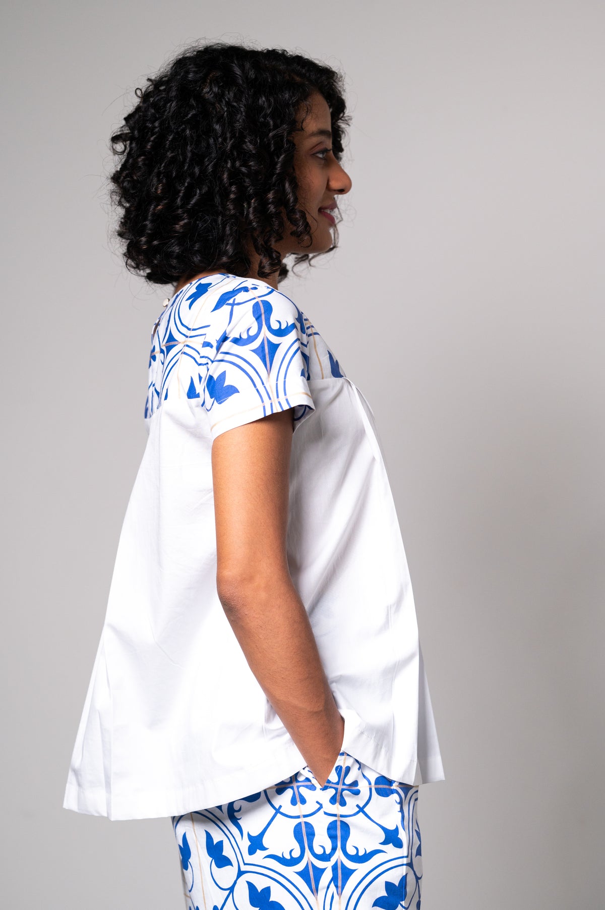 AZULEJOS MINI ADORN SLEEVES TOP