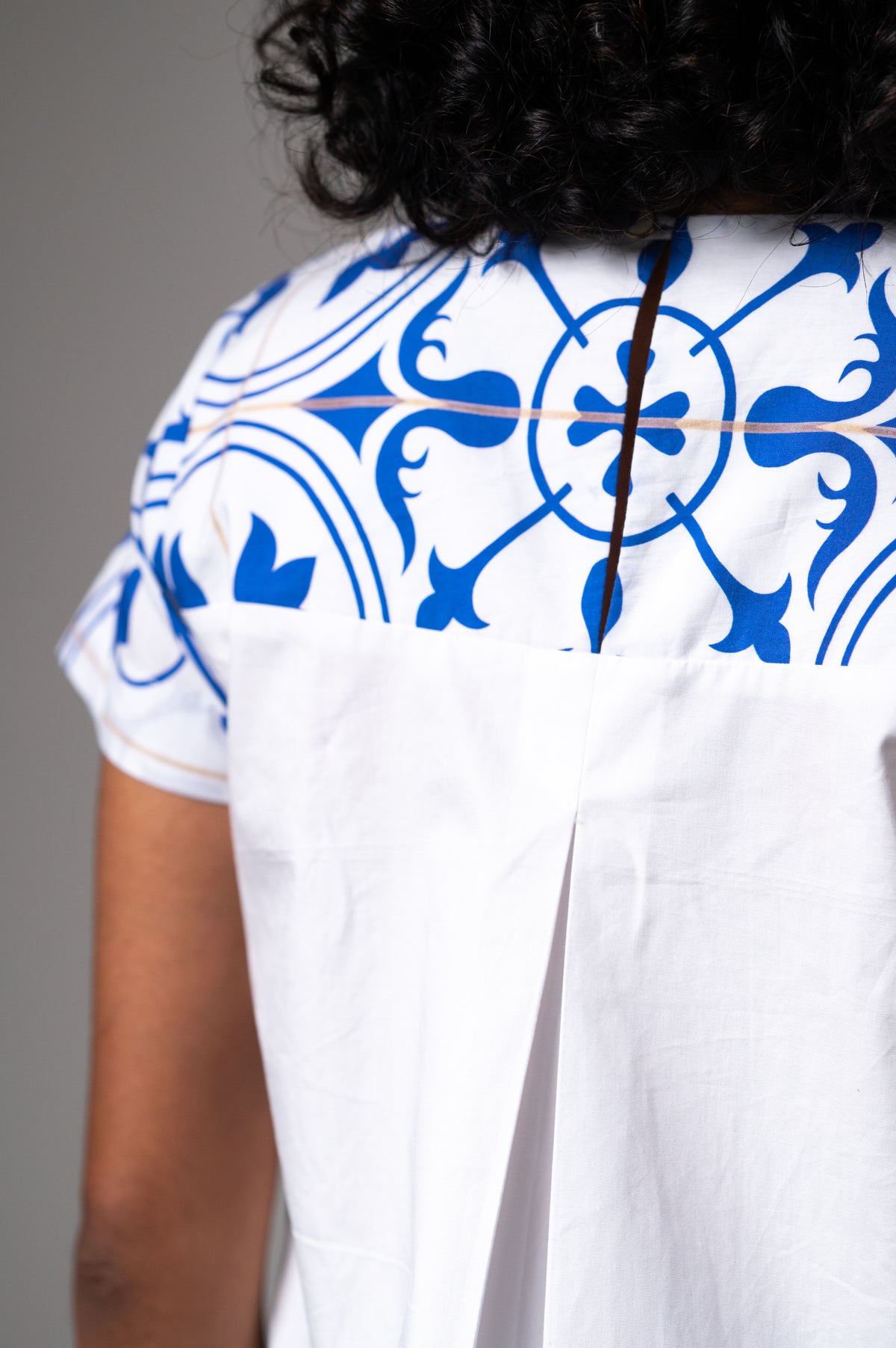 AZULEJOS MINI ADORN SLEEVES TOP