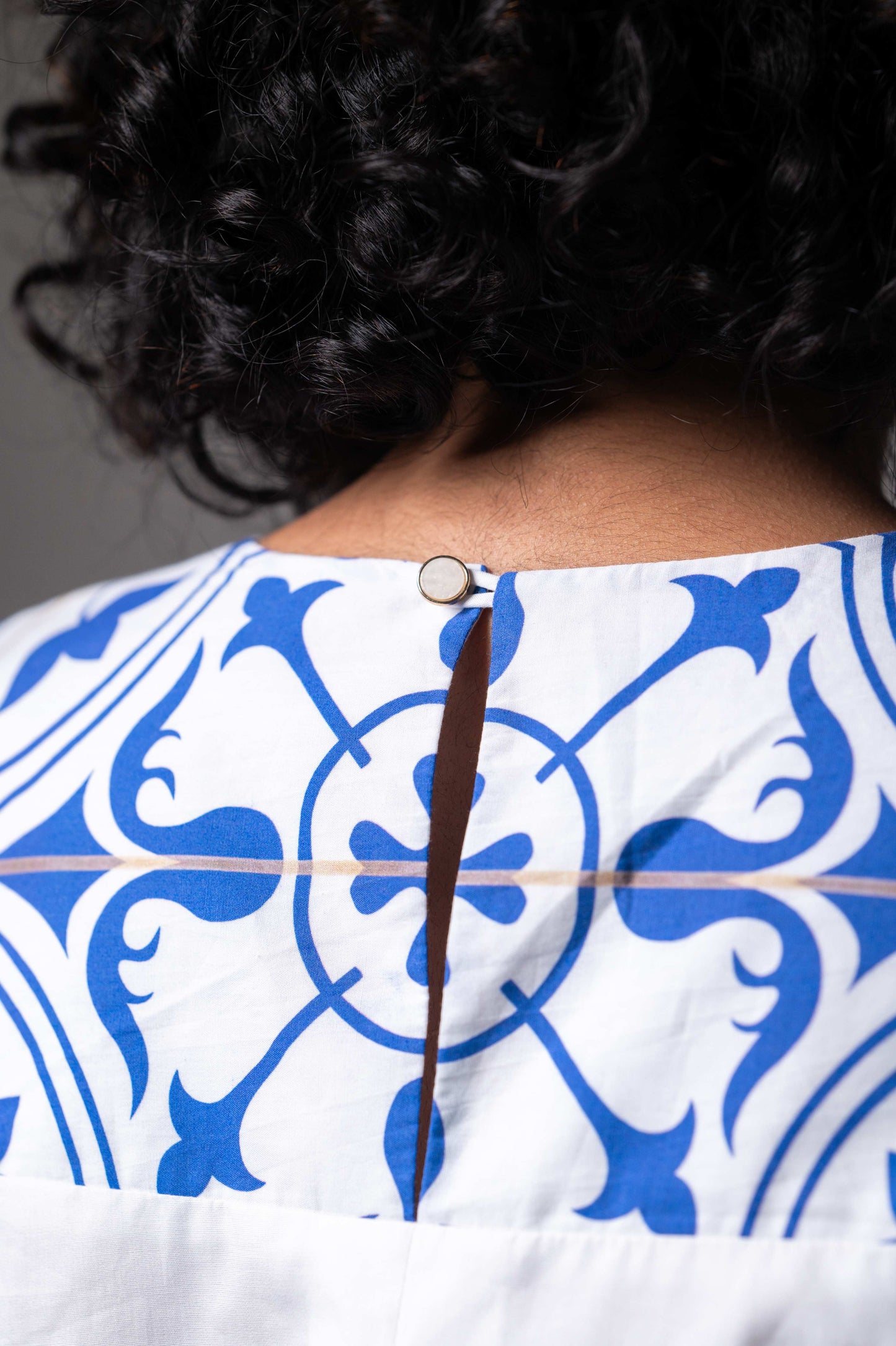 AZULEJOS MINI ADORN SLEEVES TOP