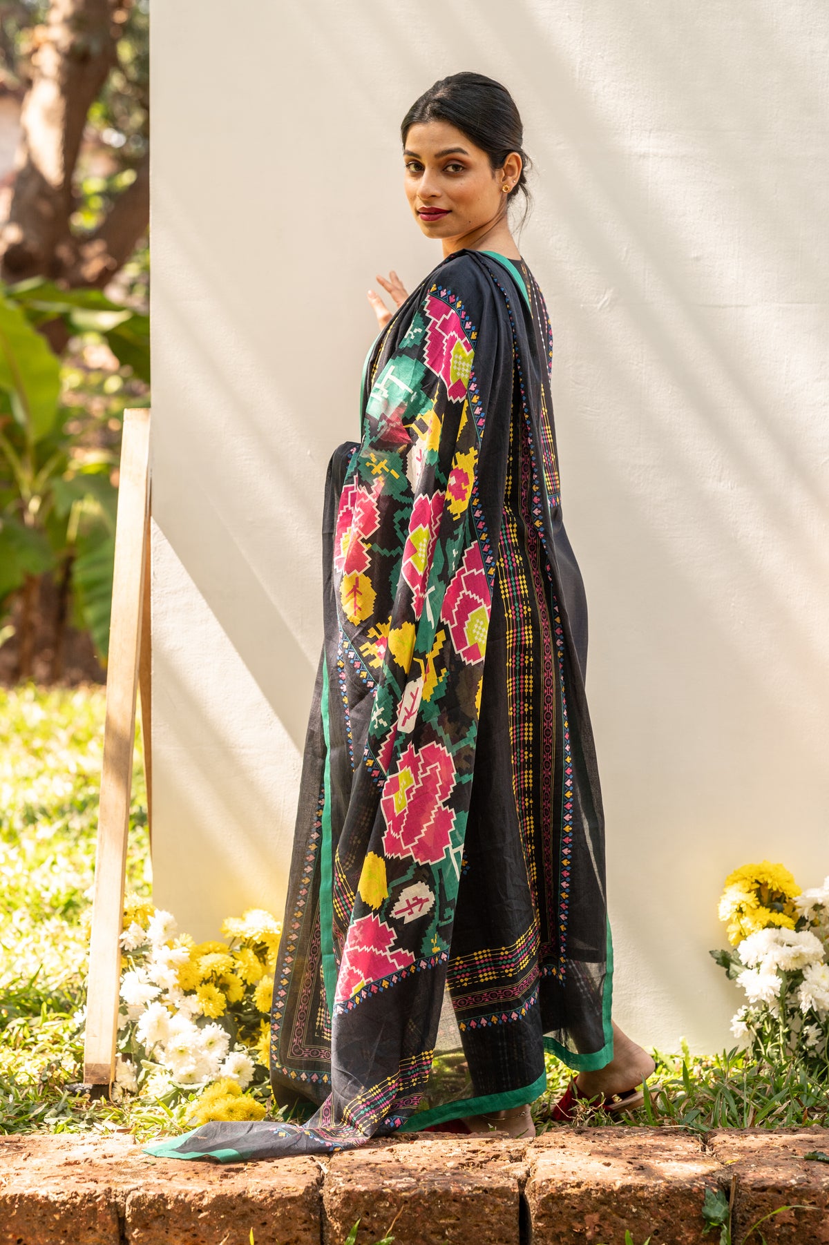 BLOOMING IN DARK (3 PCS SET)