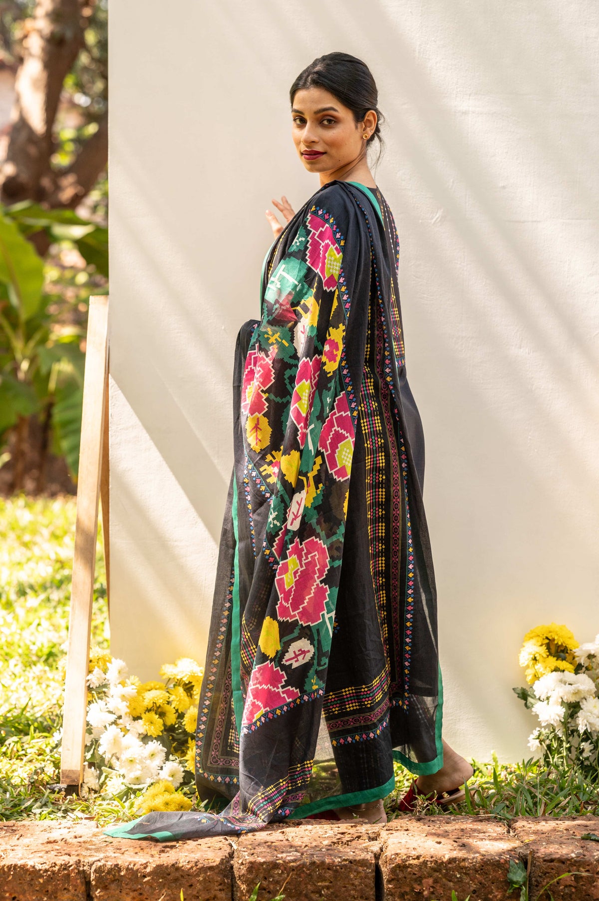 BLOOMING IN DARK (3 PCS SET)