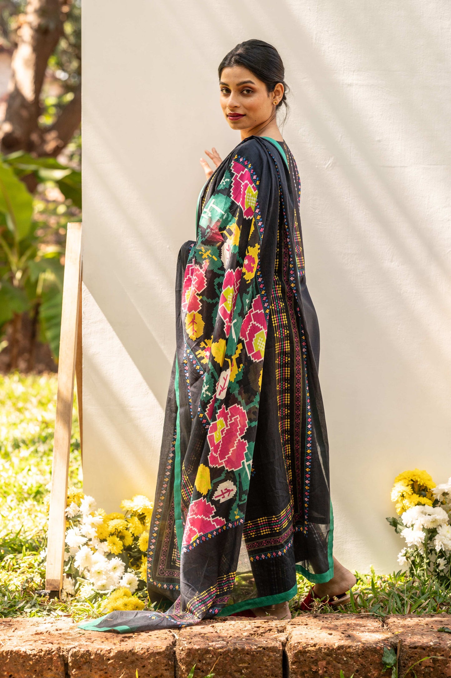 BLOOMING IN DARK (3 PCS SET)