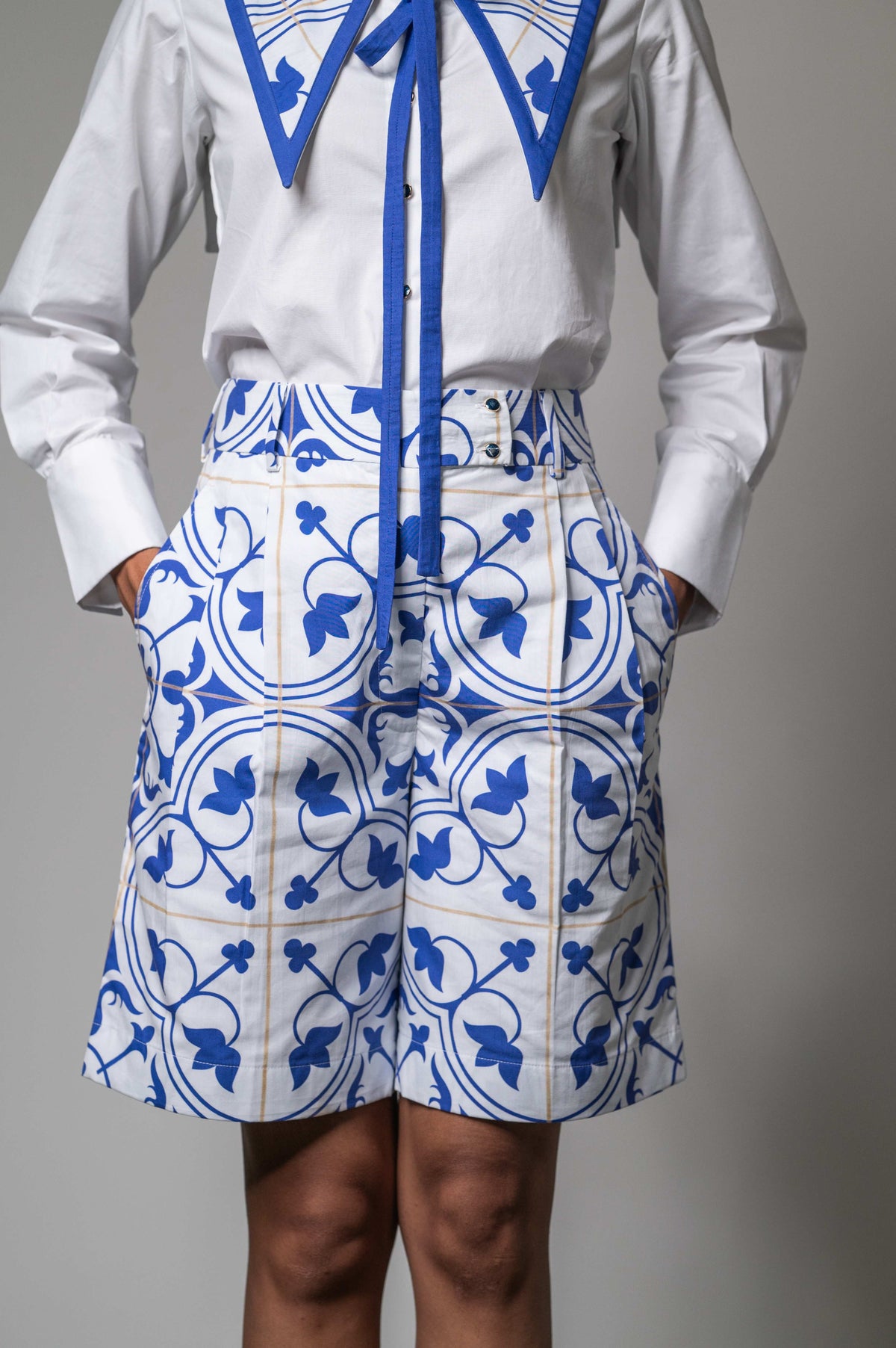 AZULEJOS TILE TREKKER SHORTS