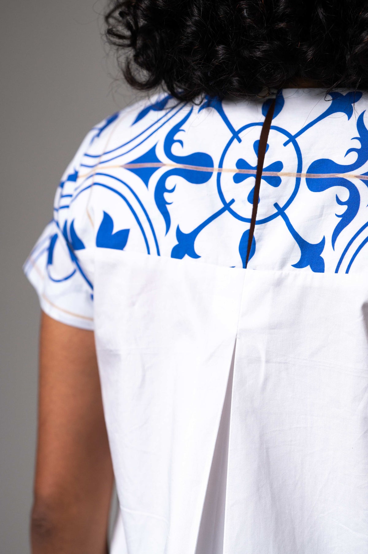 AZULEJOS MINI ADORN SLEEVES TOP